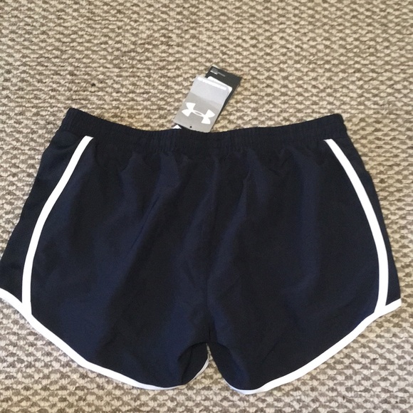 NWT Black Under Armour running shorts (M) - Picture 3 of 3